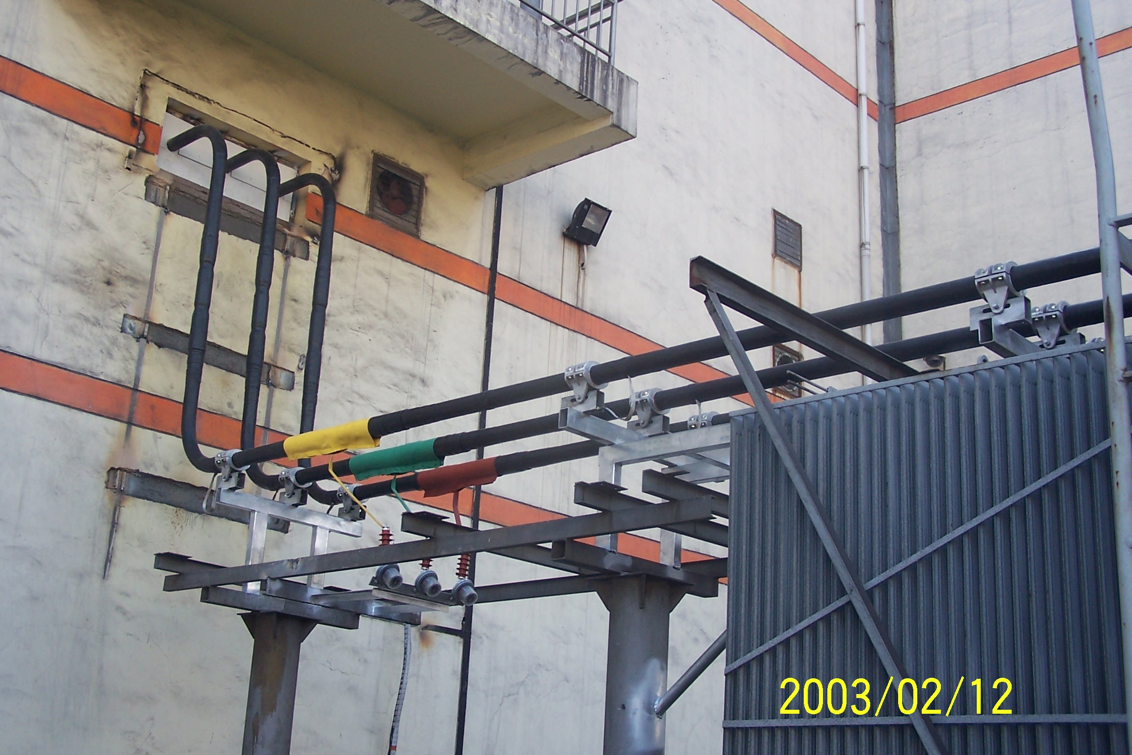 山西晉城天溪110kV變電站管型母線(xiàn)施工現(xiàn)場(chǎng)